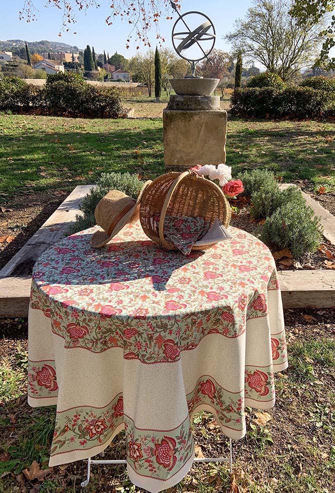 Round "Colombe" Tablecloth