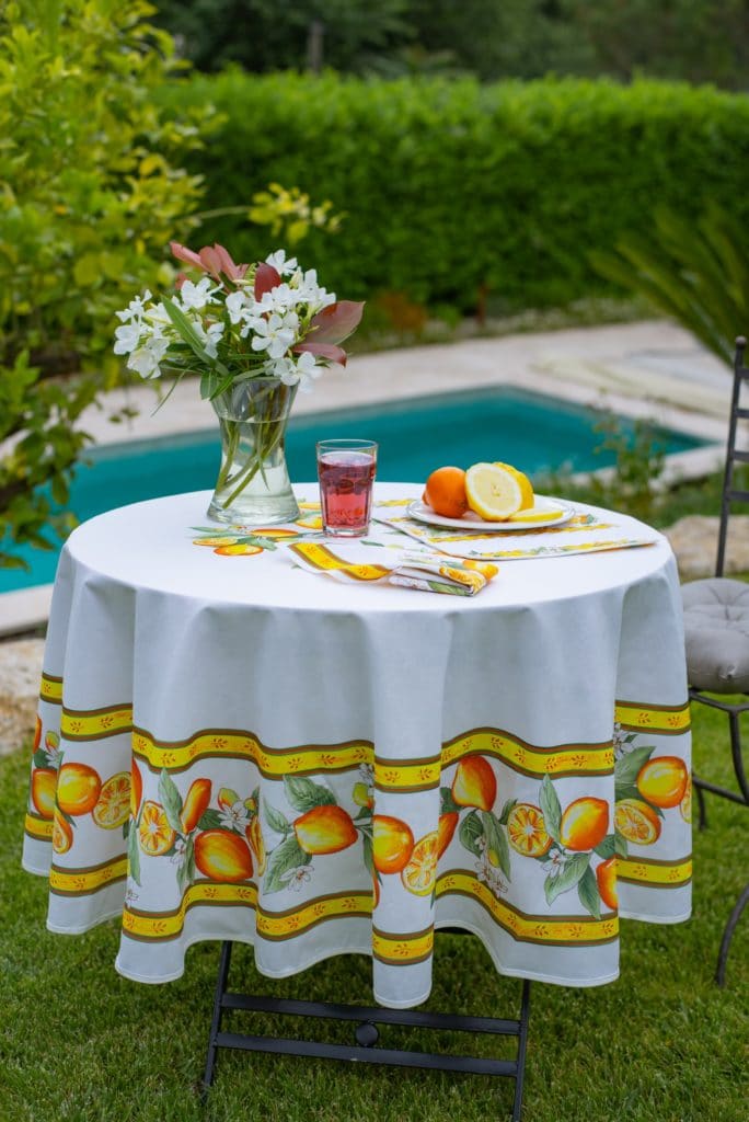 Round "Lemons" White Tablecloth